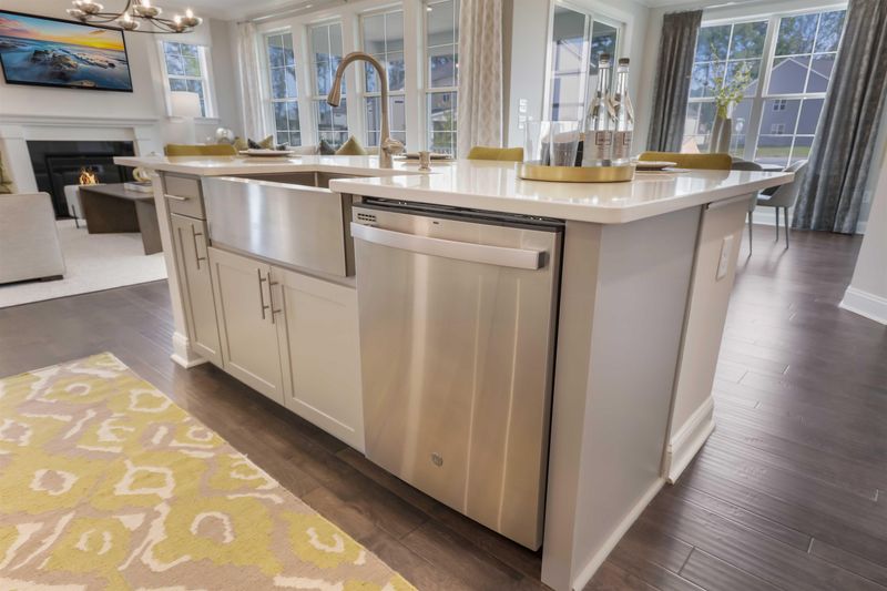 601 Ocean Jasper Dr W, Holly Springs, NC 27540