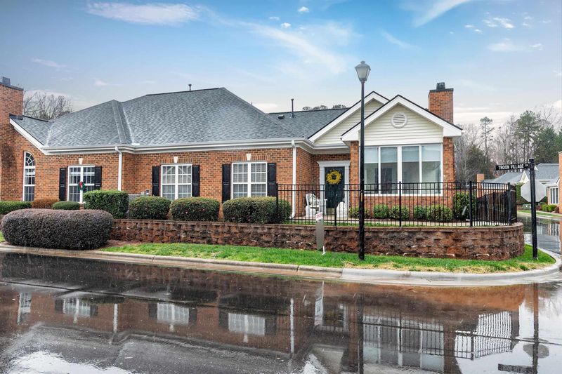 601 Rigside Pl #D, Cary, NC 27511