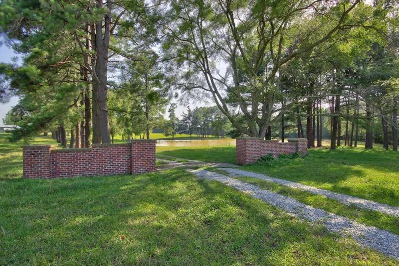 601 Robertson Rd, Roxboro, NC 27574