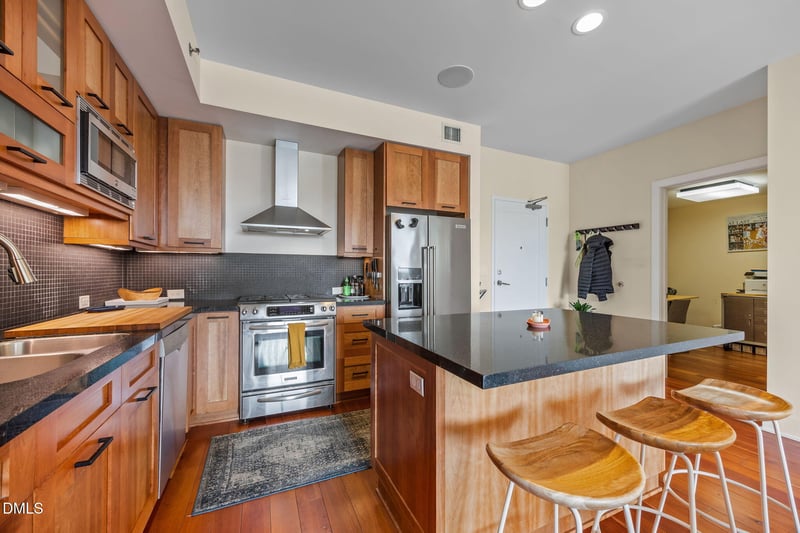 601 Rosemary St #319, Chapel Hill, NC 27516