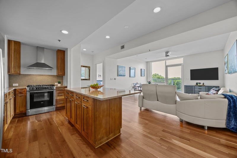 601 Rosemary St #418, Chapel Hill, NC 27516