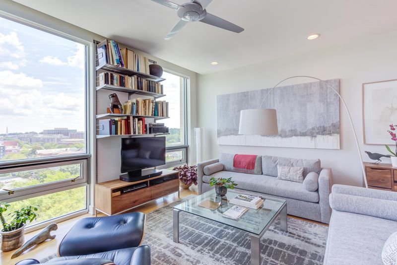 601 W Rosemary St #802, Chapel Hill, NC 27516