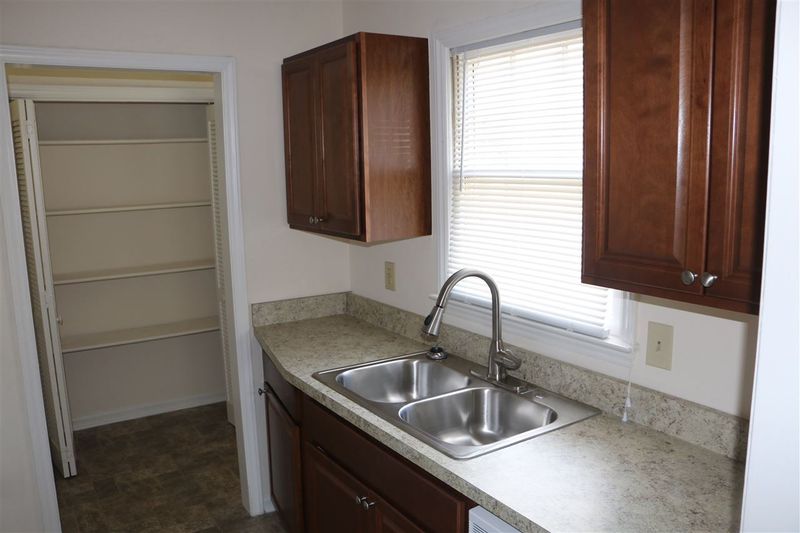 601 Sarver Ct, Raleigh, NC 27603