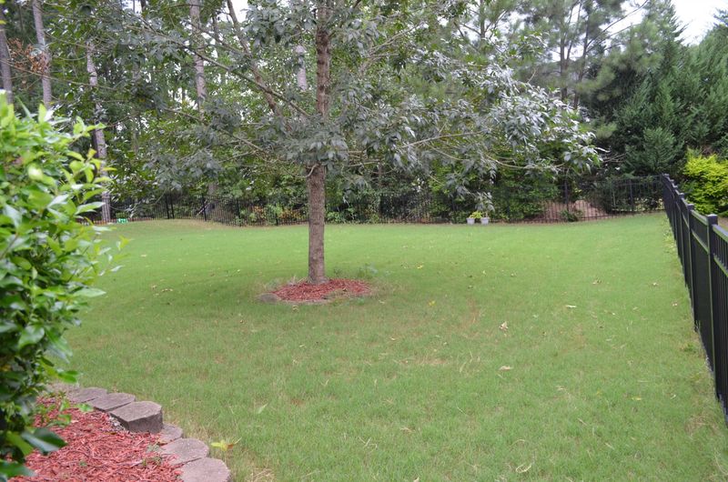 601 Stonecroft Ln, Cary, NC 27519