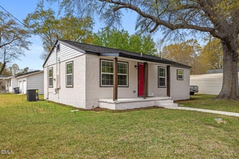 601 Temple St, Selma, NC 27576