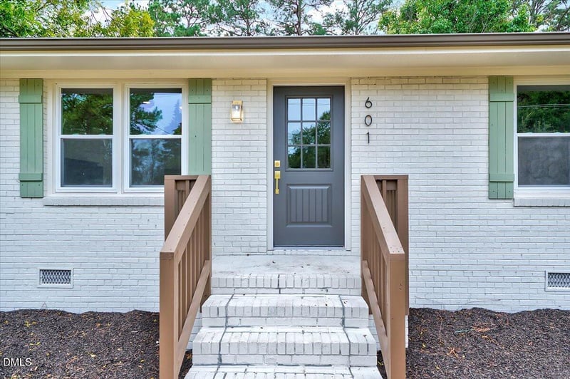 601 Walnut St, Selma, NC 27576