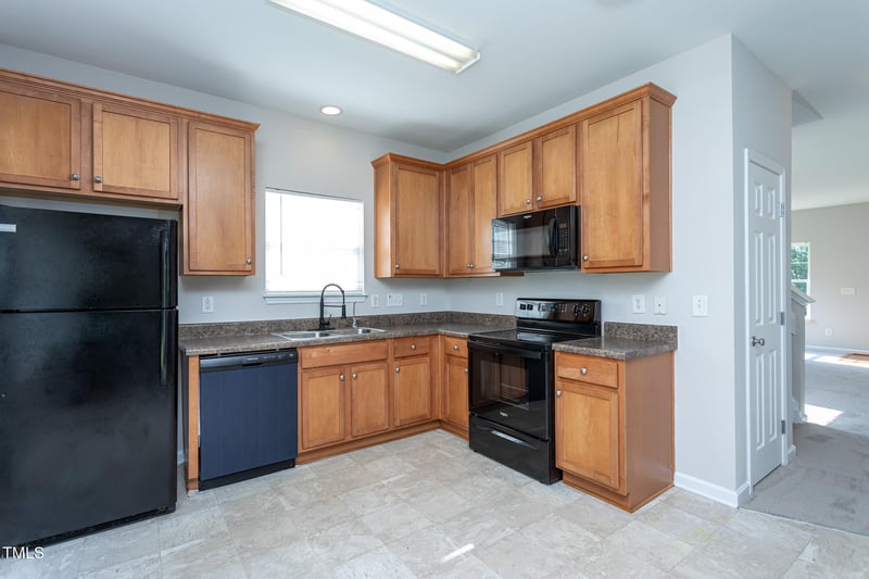 601 Weeping Willow Dr, Durham, NC 27704