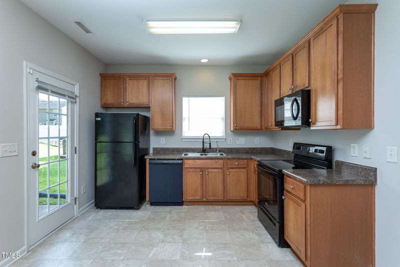 601 Weeping Willow Dr, Durham, NC 27704
