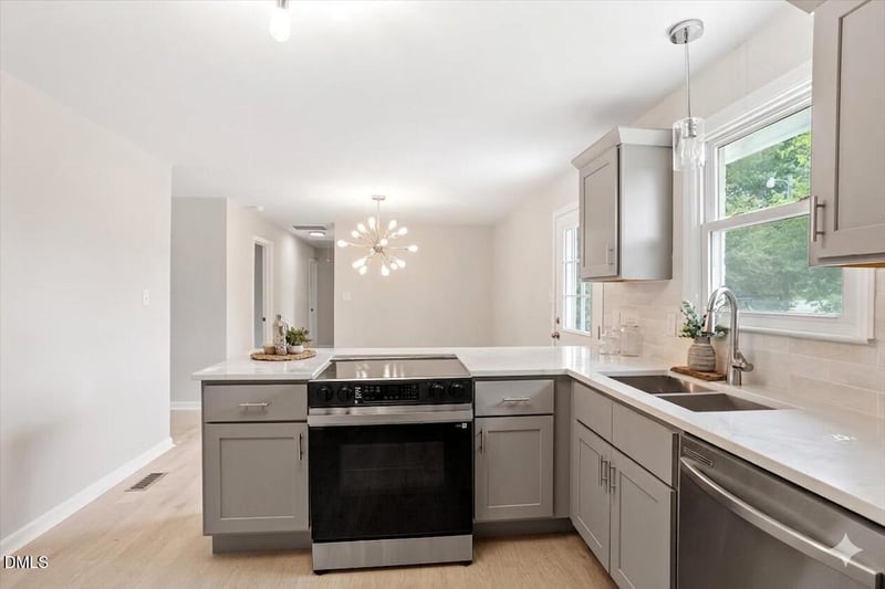 601 West St, Selma, NC 27576