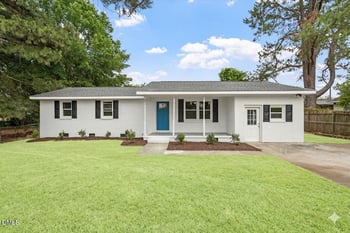 601 West St, Selma, NC 27576