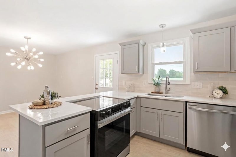601 West St, Selma, NC 27576