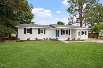 601 West St, Selma, NC 27576
