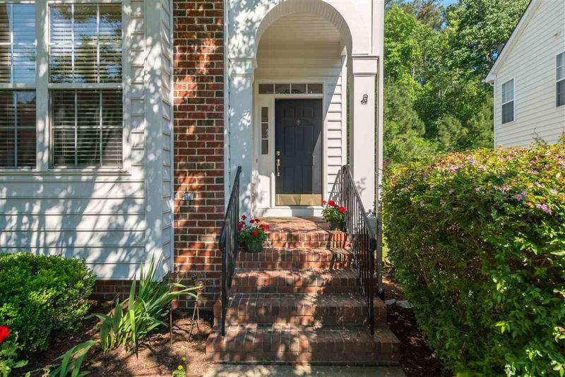 601 Westminster Dr, Chapel Hill, NC 27514