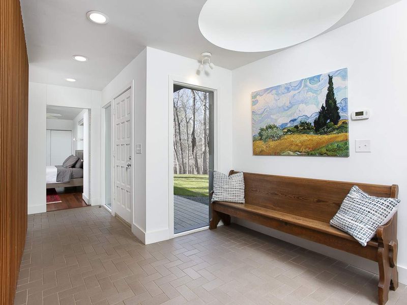 6010 Graystone Dr, Chapel Hill, NC 27514