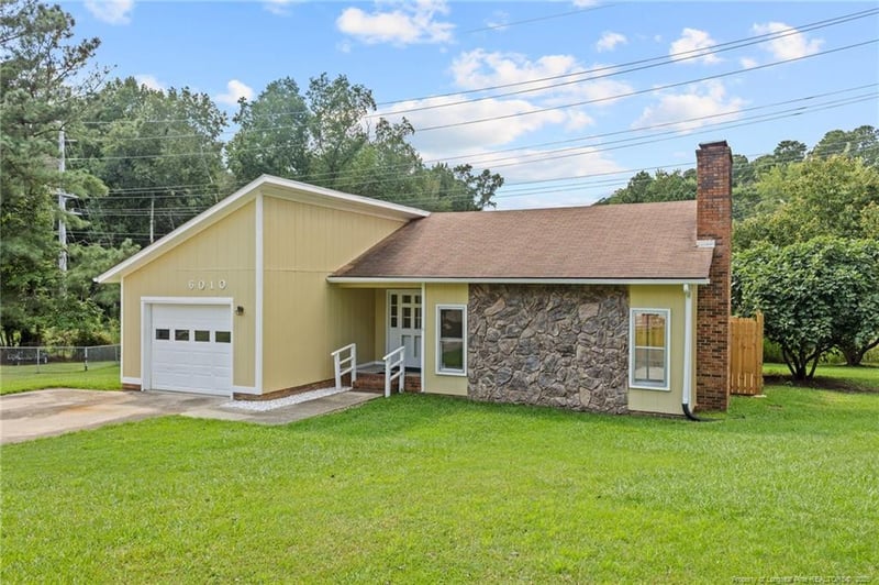 6010 Ruggles Ct, Fayetteville, NC 28314