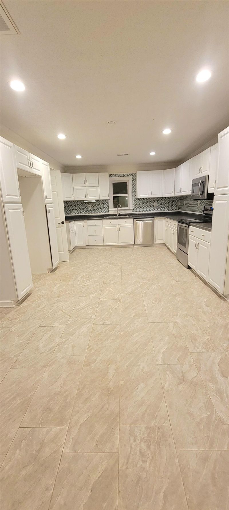 6011 Black Creek Rd, Smithfield, NC 27577
