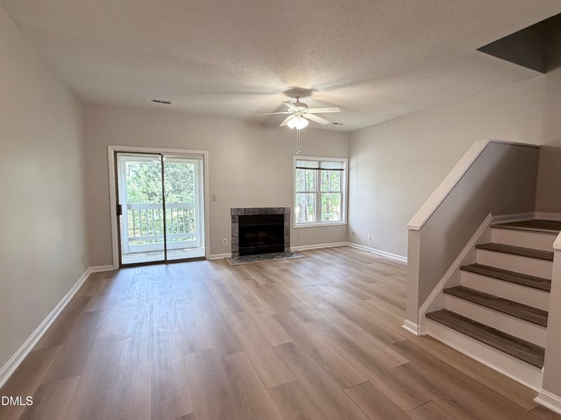 6011 Winterpointe Ln, Raleigh, NC 27606