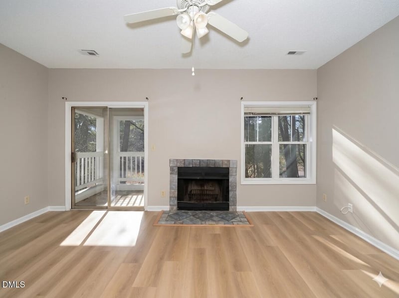 6011 Winterpointe Ln, Raleigh, NC 27606