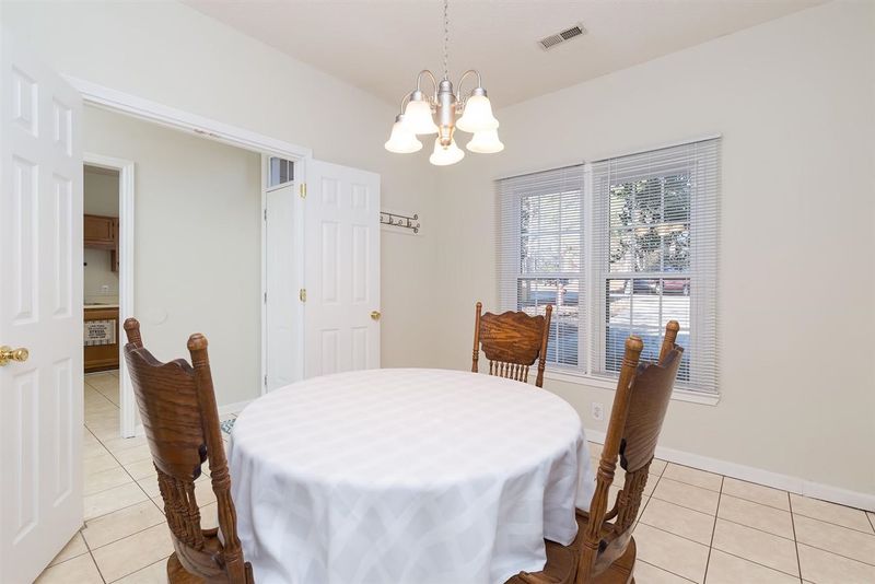 6012 River Lake Cir, Raleigh, NC 27604