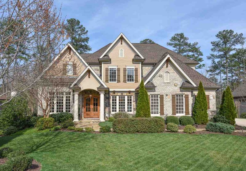 6012 Sarahcreek Ct, Raleigh, NC 27607