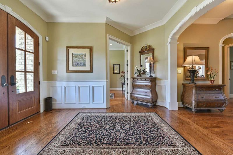 6012 Sarahcreek Ct, Raleigh, NC 27607