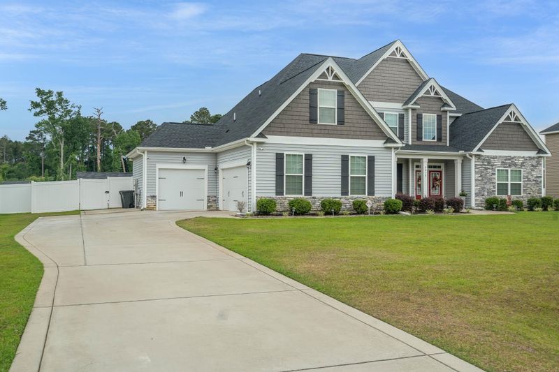 6012 Shannon Woods Way, Hope Mills, NC 28348
