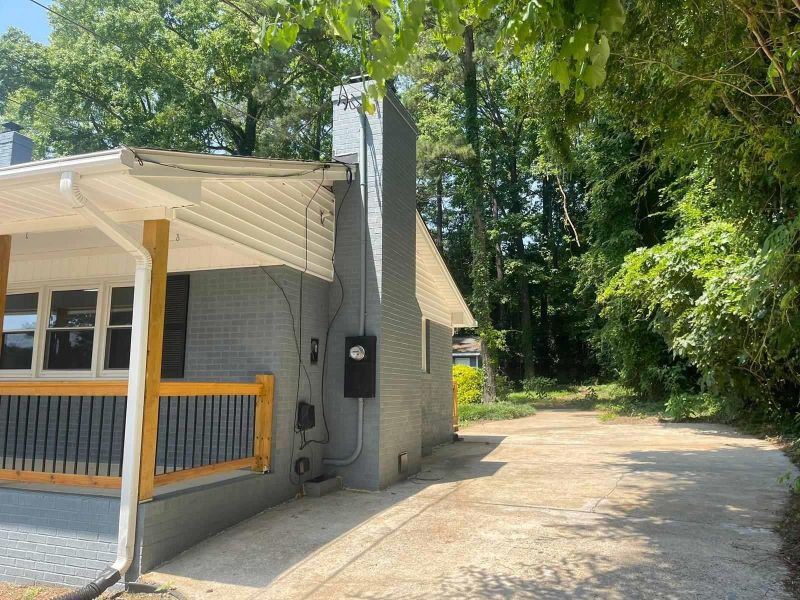 6012 Woodcrest Dr, Raleigh, NC 27603