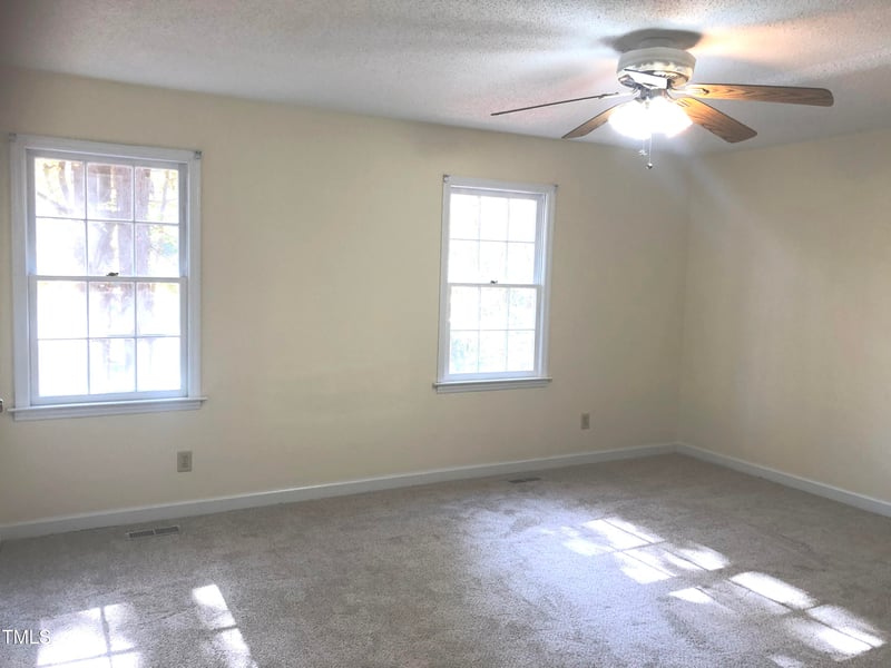 6013 Applewood Ln, Raleigh, NC 27609