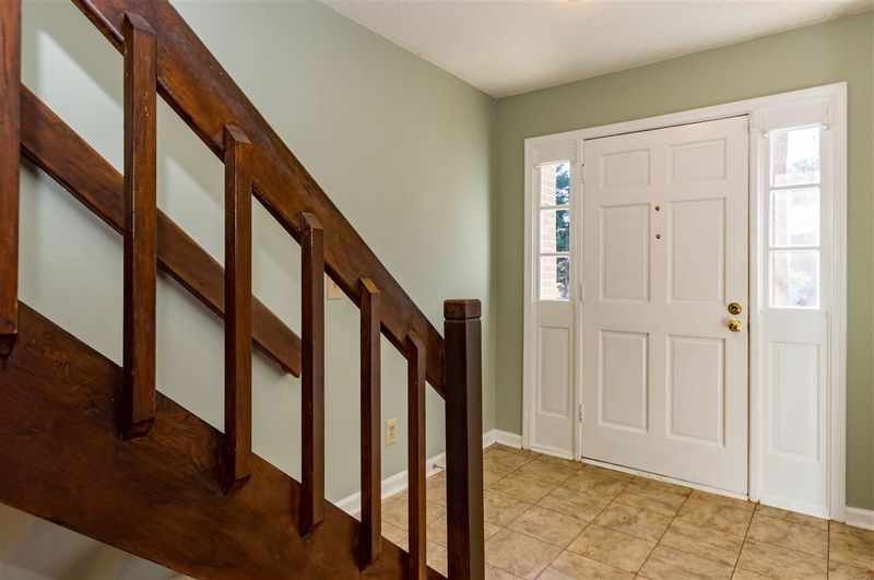 6013 Dixon Dr, Raleigh, NC 27609