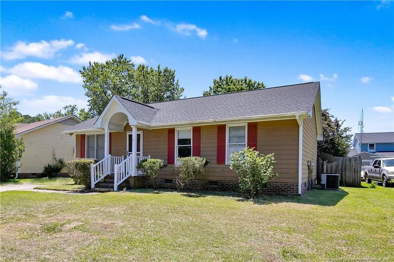 6013 Eaglechase Dr, Fayetteville, NC 28314