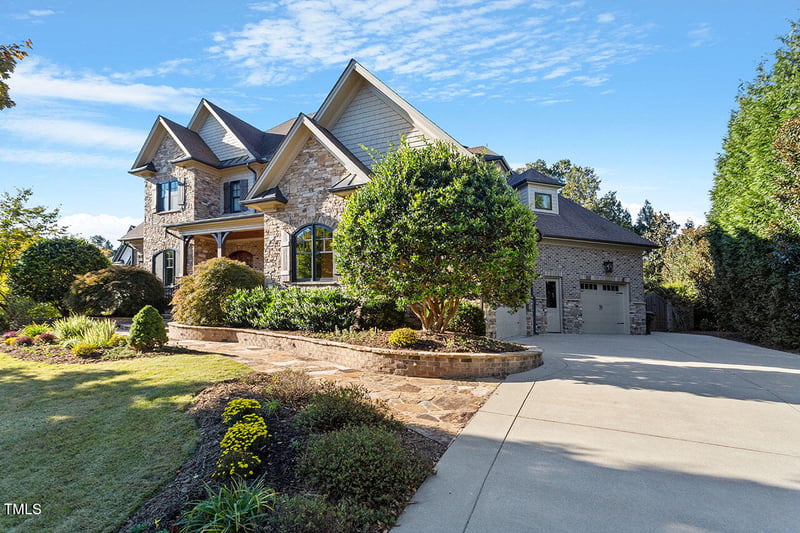 6013 Sarahcreek Ct, Raleigh, NC 27607