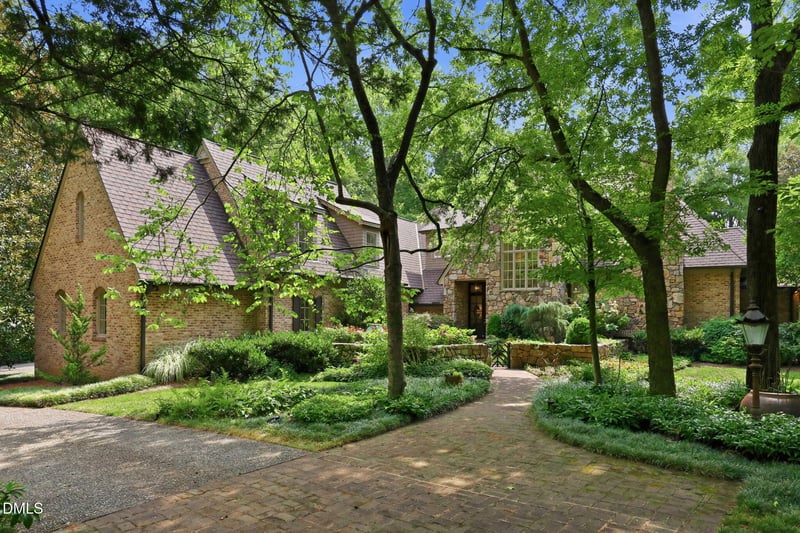 6014 Old Field Dr, Chapel Hill, NC 27514