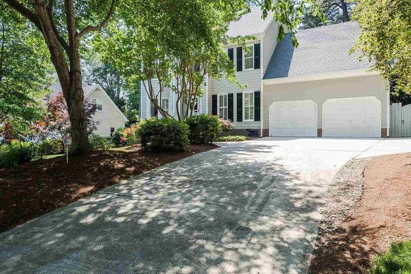 6015 Bramblewood Dr, Raleigh, NC 27612