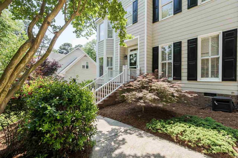6015 Bramblewood Dr, Raleigh, NC 27612