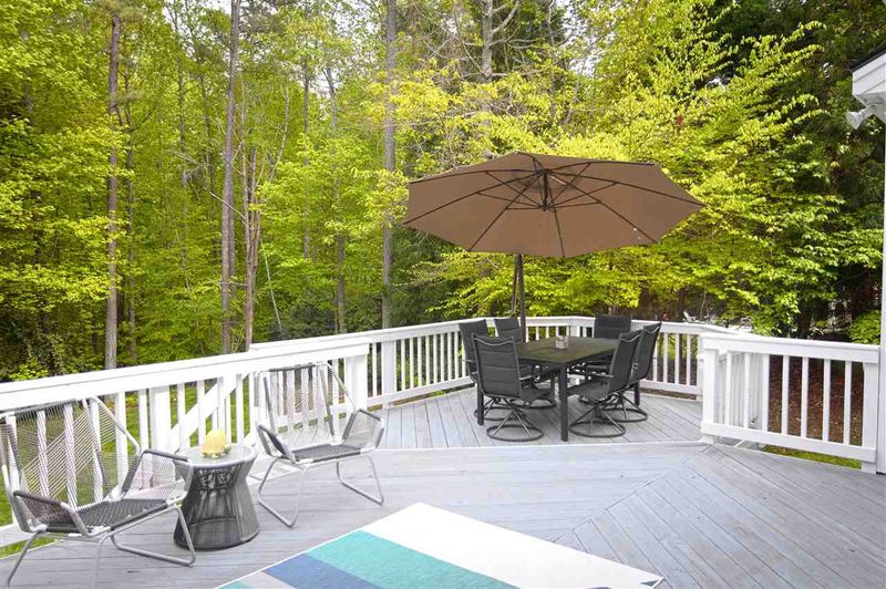 6016 Drumquin Dr, Raleigh, NC 27614