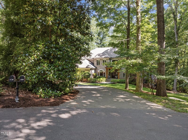6016 Glenthorne Dr, Raleigh, NC 27613