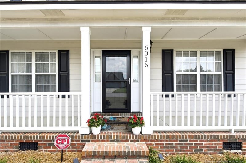 6016 Woodspring Dr, Hope Mills, NC 28348