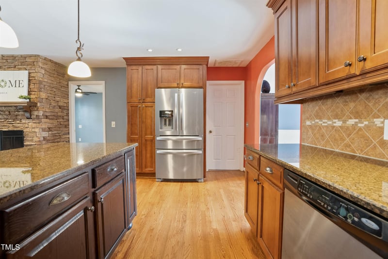 6017 Burt Rd, Fuquay Varina, NC 27526