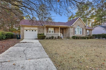 6017 Lakeway Dr, Fayetteville, NC 28306