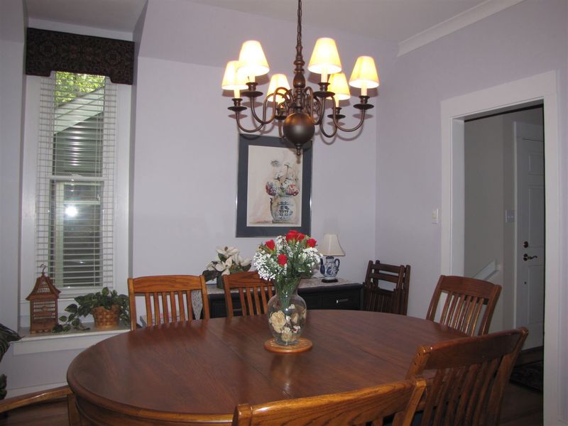 6017 Sentinel Dr, Raleigh, NC 27609