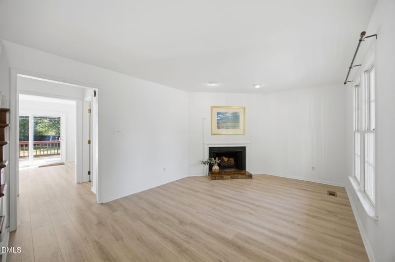 6018 Applewood Ln, Raleigh, NC 27609