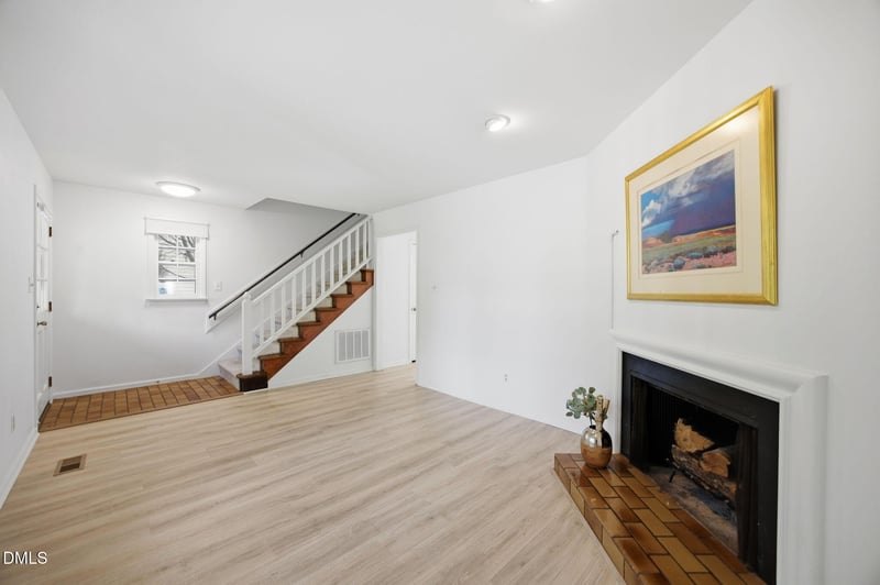 6018 Applewood Ln, Raleigh, NC 27609