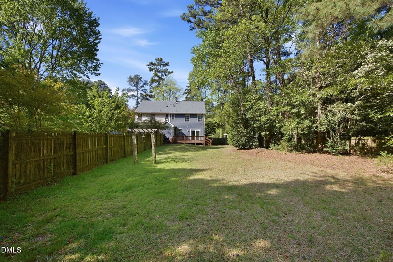 6018 Applewood Ln, Raleigh, NC 27609