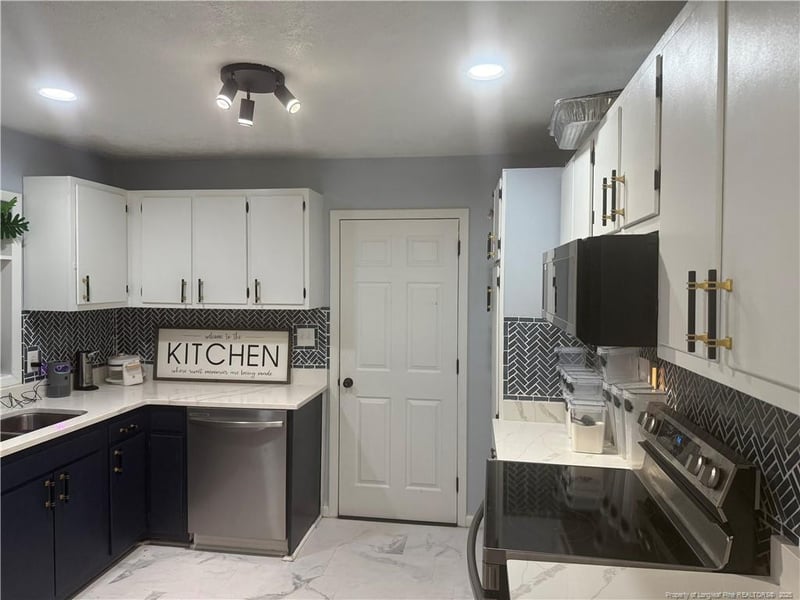 6018 Elstree Pl, Fayetteville, NC 28314