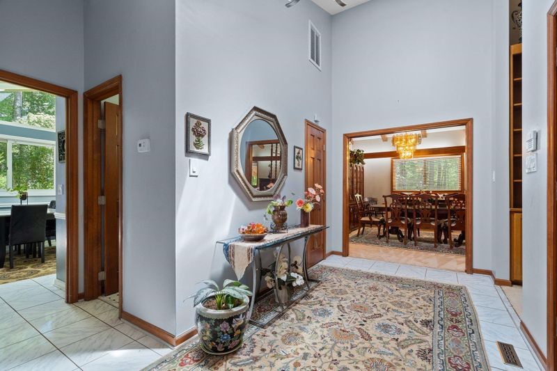 6018 Hathaway Ln, Chapel Hill, NC 27514