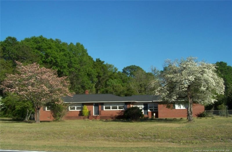6019 Us Highway 301 Hw, Hope Mills, NC 28348