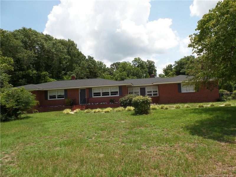 6019 Us Highway 301 Hw, Hope Mills, NC 28348