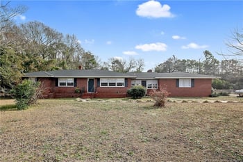 6019 Us Highway 301 Hw, Hope Mills, NC 28348