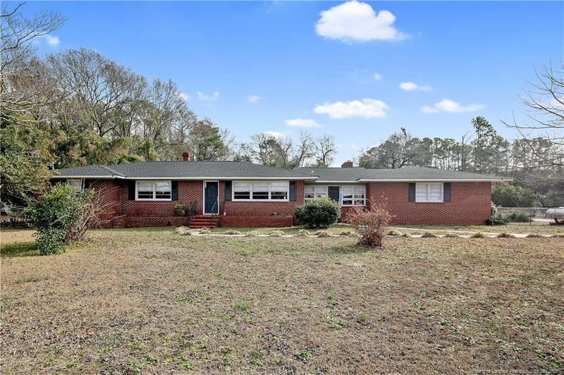 6019 Us Highway 301 Hw, Hope Mills, NC 28348