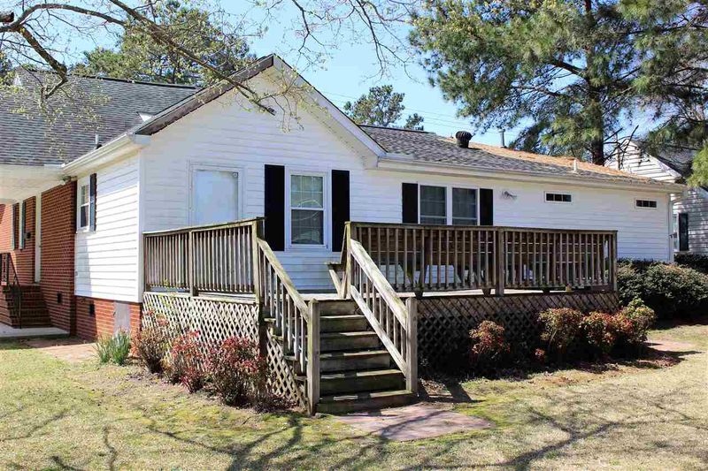 602 W Church St, Benson, NC 27504